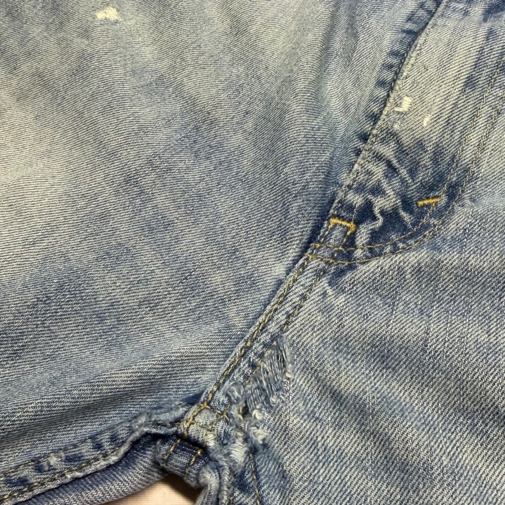 Levis 505 Regular Fit Mens 34x32 Light Wash Distressed Straight Leg Denim Jeans - Picture 4 of 14